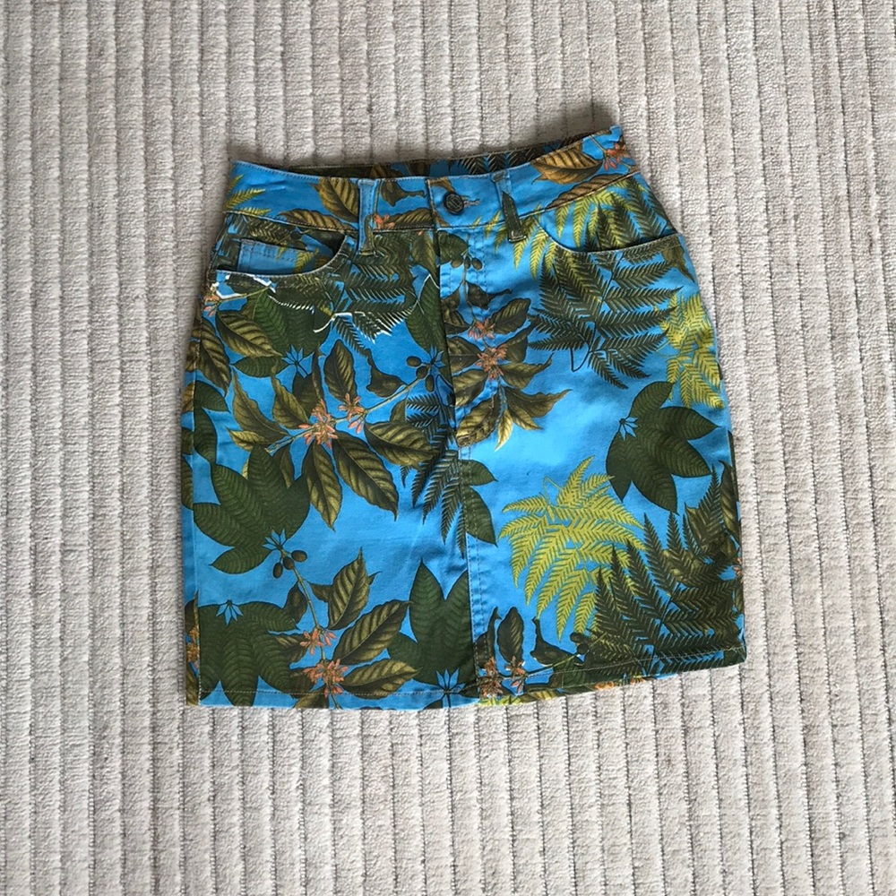 FARM BEAUTIFUL JEAN LIKE FABRIC SKIRT